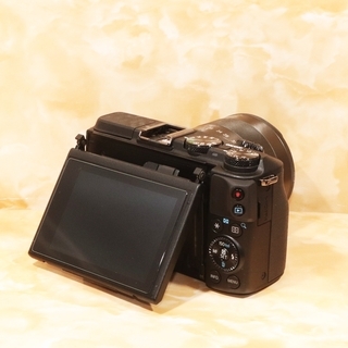 ◆極上美品＆スマホ転送＆自撮り◆キヤノン EOS M3 レンズキット