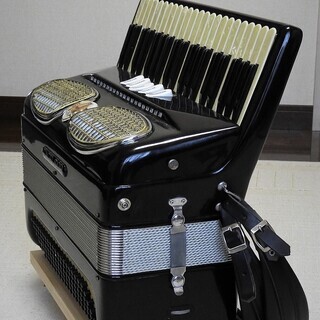 アコ－ディオン中古品（伊国EXCELSIOR社製MODEL-400）プロの使用品 アコ－ディオン中古品（伊国EXCELSIOR社製MODEL-400）プロの使用品