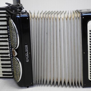 アコ－ディオン中古品（伊国EXCELSIOR社製MODEL-400）プロの使用品 アコ－ディオン中古品（伊国EXCELSIOR社製MODEL-400）プロの使用品