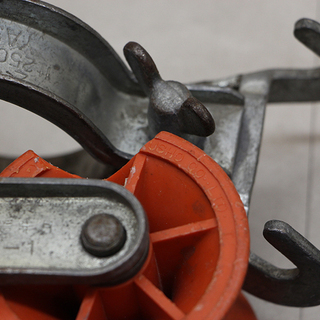 作動未確認 現状品 安田製作所 ヤスダ YASUDA 2号金車 ×10個セット 滑車 通信工事 電気工事 配電 架線工具(HD707kwxY)⑮ 作動未確認 現状品 安田製作所 ヤスダ YASUDA 2号金車 ×10個セット