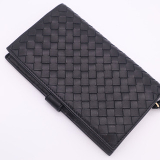 《BOTTEGA VENETA/イントレチャート 二つ折り長財布》ABランク 黒