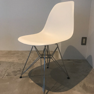 美品 正規品 ハーマンミラー イームズ シェル サイド チェア DSR ホワイト 楽天市場】即納在庫あり【正規品】 ハーマンミラー イームズ シェル