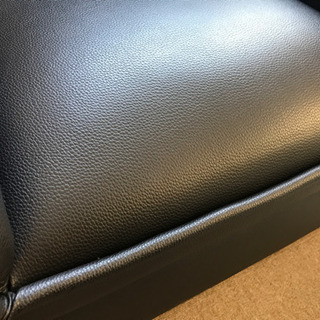 黒シングルソファー