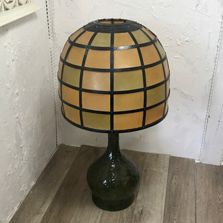 ステンドグラスの様な革製ランプ