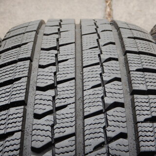 215/65Ｒ16　4本組　グッドイヤースタッドレス　アルファード、エルグランド