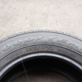 215/65Ｒ16　4本組　グッドイヤースタッドレス　アルファード、エルグランド