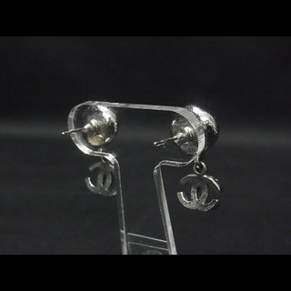 シャネルピアス 刻印あり 本物です - 服/ファッション