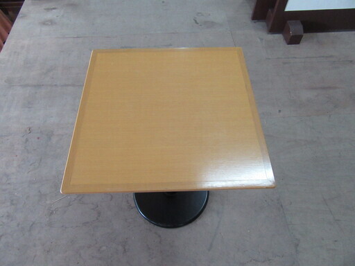 小型角型バーテーブル（丸足）