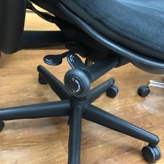 スチールケースのデスクチェア！
