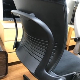 スチールケースのデスクチェア！