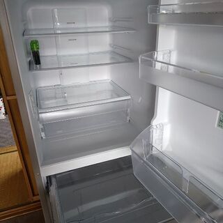 値下げしました♪日立の冷蔵庫2019年製・R-27KV・265L・半年弱しか使っていません♪　