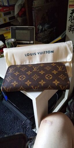 ルイヴィトン 長財布 モノグラム ジッピー・ウォレット