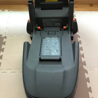 美品　タカタ　ISOFIX チャイルドシート