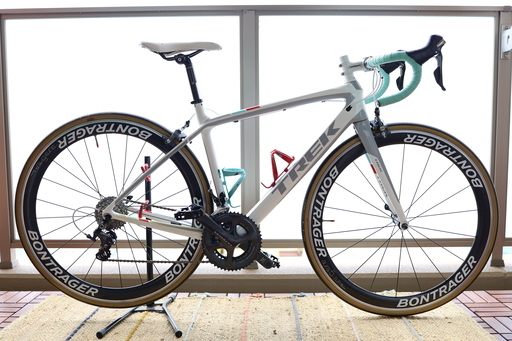 ロードバイク TREK Madone 4.7 ボントレガー AURA5 ホイール