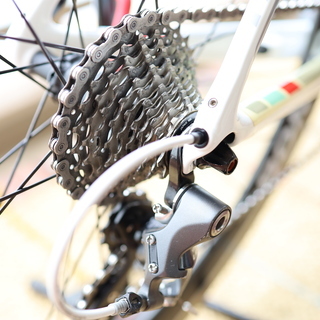 ロードバイク TREK Madone 4.7 ボントレガー AURA5 ホイール