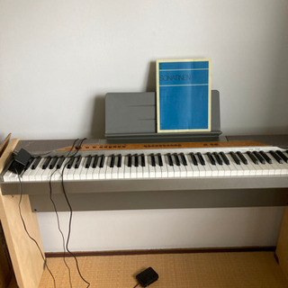 電子ピアノ　privia PX-110