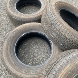 ブリジストン2020年製造 使用2ヶ月プラド 150 265/65R17 低走行タイヤ