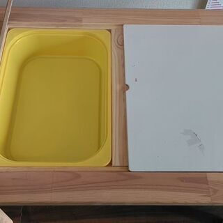 IKEA　子供用テーブル