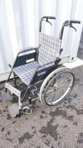 車椅子　車イス　介護　高齢者　補助　骨折　捻挫