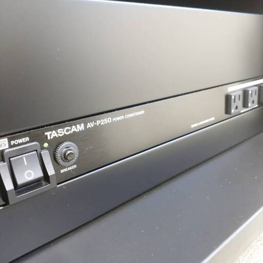 TASCAM パワーコンディショナー AV-P250　ラック付き