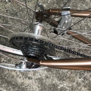 値下げしました。ジャイアントgiantの700C クロスバイク 雨天未走行室内保管きれいです。