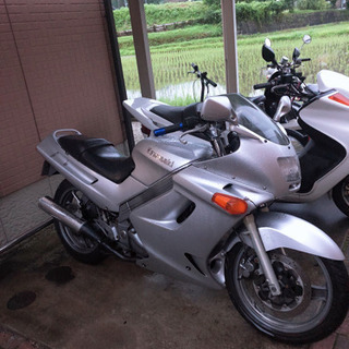 ZZR250お話中先着順ですので欲しい方は連絡下さい