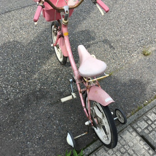 子供用自転車　補助輪付き