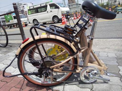 ♪ジモティー特価♪装備充実！！おしゃれなパイプキャリア付き２０型折り畳み自転車　シマノ外装6段変速・ＬＥＤオートライト・
