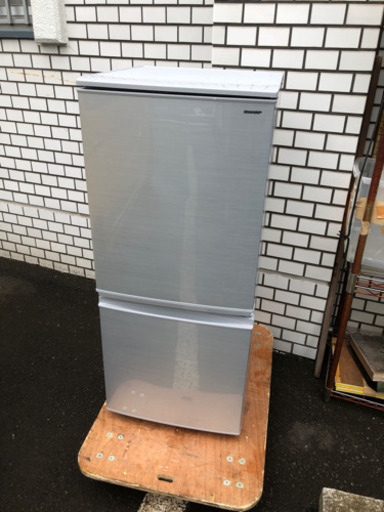 美品　2ドア 冷凍冷蔵庫 137L 2017年　つけかえどっちもドア 耐熱トップテーブル 静音化設計