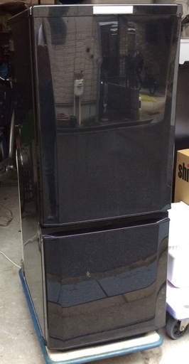 【RKGRE-386】特価！三菱/146L 2ドア冷凍冷蔵庫/MR-P15X-B/中古品/2014年製/当社より近隣無料配達！