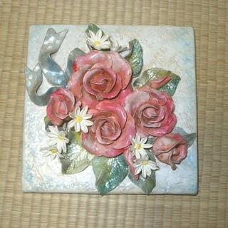 インテリア雑貨(バラの花をモチーフにした壁掛けタイプのものです。)