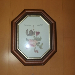 バラの花をモチーフにしたインテリア雑貨(壁掛けタイプの物です。)