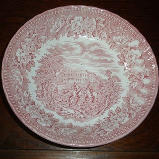 イギリス製のピンクの皿　1個