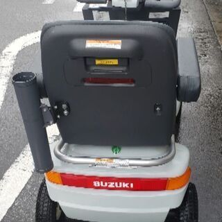 シニアカー（スズキ電動車いす）