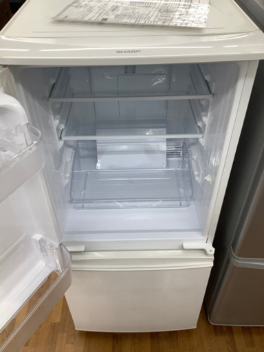 安心の12ヶ月保証付 SHARP 2017年製 137L 2ドア冷蔵庫 SJ-D14C-