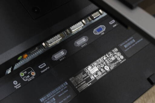 R409)【美品】DELL U3011t 30インチワイド液晶モニター R409)【美品】DELL U3011t 30インチワイド液晶モニター