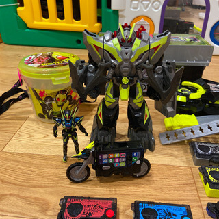 仮面ライダーゼロワンおもちゃまとめ売り おもちゃ箱付 仮面ライダーゼロワン
