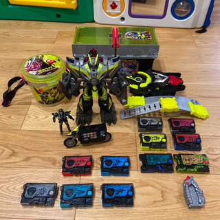 仮面ライダーゼロワンおもちゃまとめ売り おもちゃ箱付 仮面ライダーゼロワン