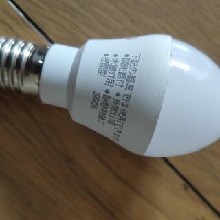 ダイソーLED電球40W相当（E17口金）