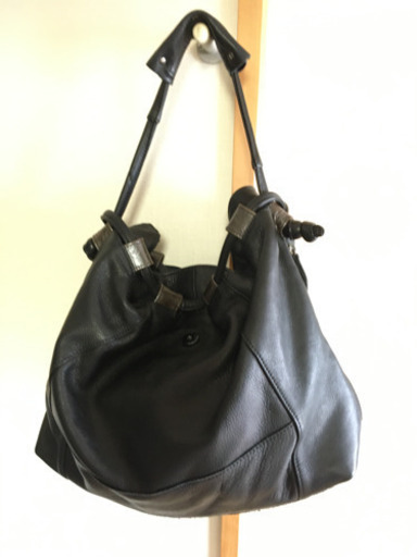 バッグ ポンタタPOMTATA 黒上質レザーリュック2WAY ショルダーバック