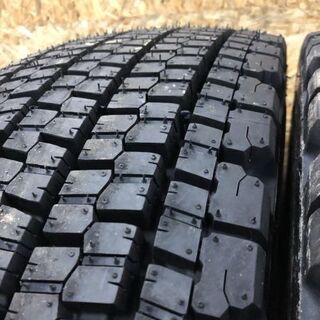 未使用品 BS BRM V-STEEL STUDLESS W900 265/70R19.5 140/138J 19.5インチ トラックタイヤ 再生タイヤ スタッドレス 2本 (VTK187) クレジットカード QR決済可能 未使用品 BS BRM V-STEEL STUDLESS W900 265/70R19.5 140/138J 19.5