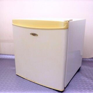 １ドア冷蔵庫　EUPA TSI-R9147WB 2003年製　4...