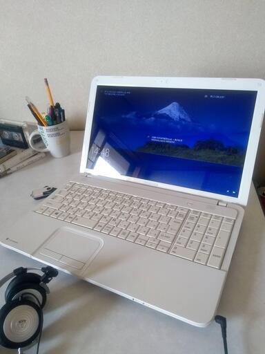 まだまだ使える東芝ダイナブック②/Windows10/15型テンキー付き/ホワイト