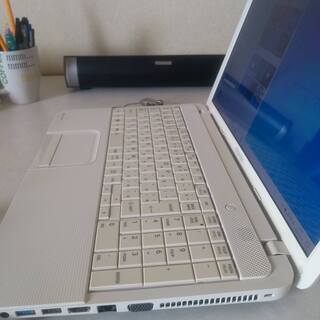 まだまだ使える東芝ダイナブック②/Windows10/15型テンキー付き/ホワイト