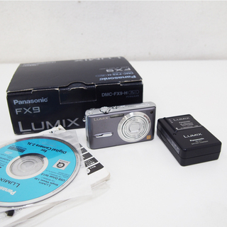 LUMIX FX9 デジタルカメラ　デジカメ (FA111)