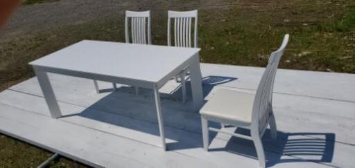 【在庫有り】白テーブル　椅子3つ付き