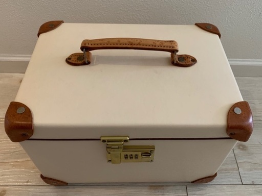 GLOBE TROTTER サファリ 13インチ ヴァニティケース　アイボリーホワイト