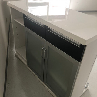 値下!! 近場配送可 美品 白カウンターテーブル 裏面収納付き