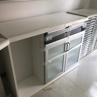 値下!! 近場配送可 美品 白カウンターテーブル 裏面収納付き