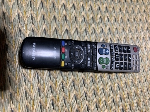 テレビのリモコン